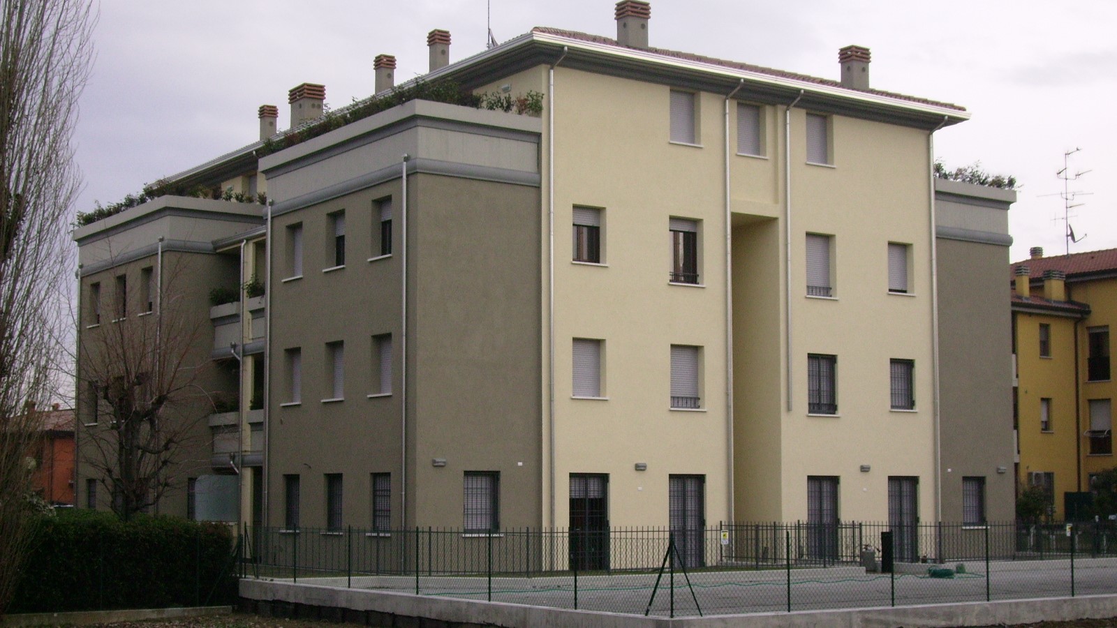 DIGITAL CAMERA